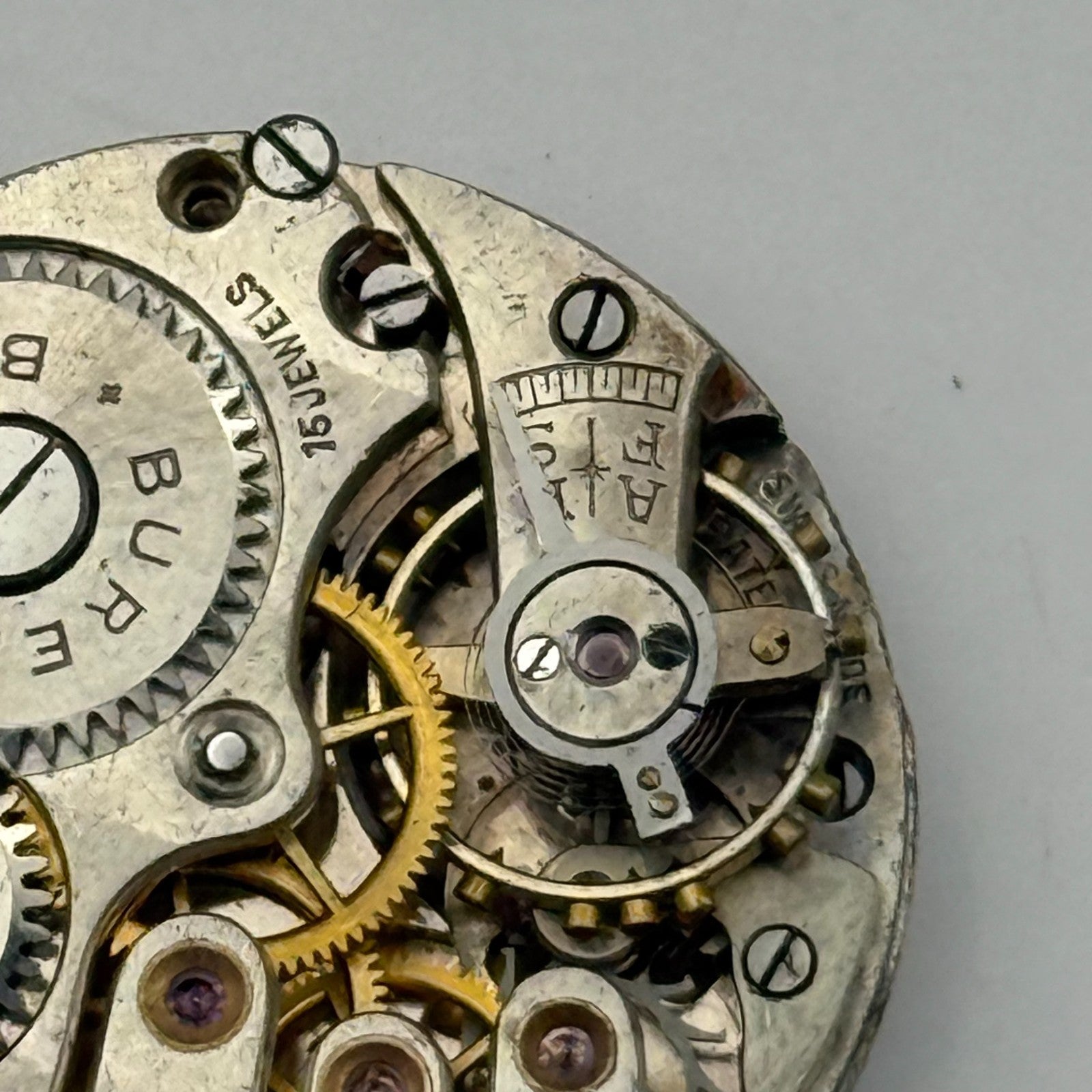 Buren 15 Jewels Watch Movement Manual Wind Vintage Swiss Parts Repair 23.7mm