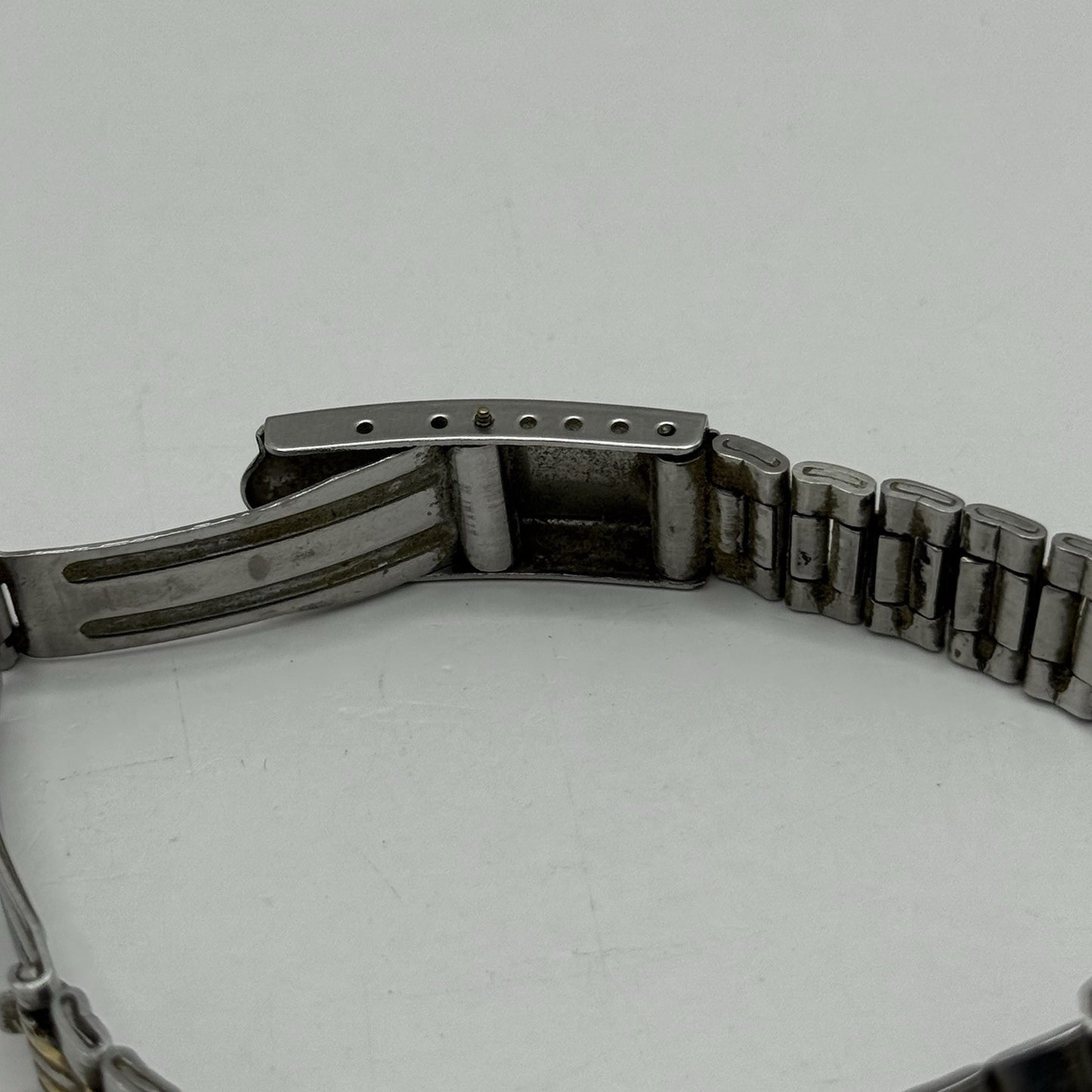 26mm Working Ladies Lorus V782-X113 Two Tone Date Dial Quartz Watch 6 Inches