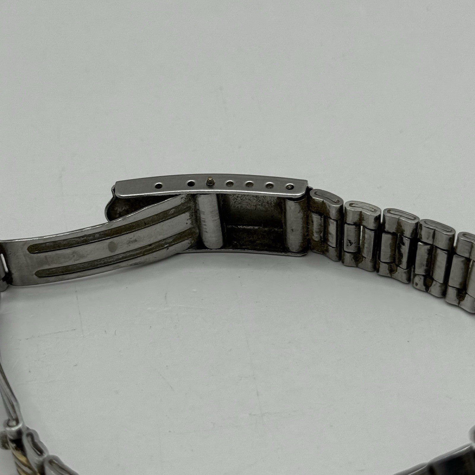 26mm Working Ladies Lorus V782-X113 Two Tone Date Dial Quartz Watch 6 Inches