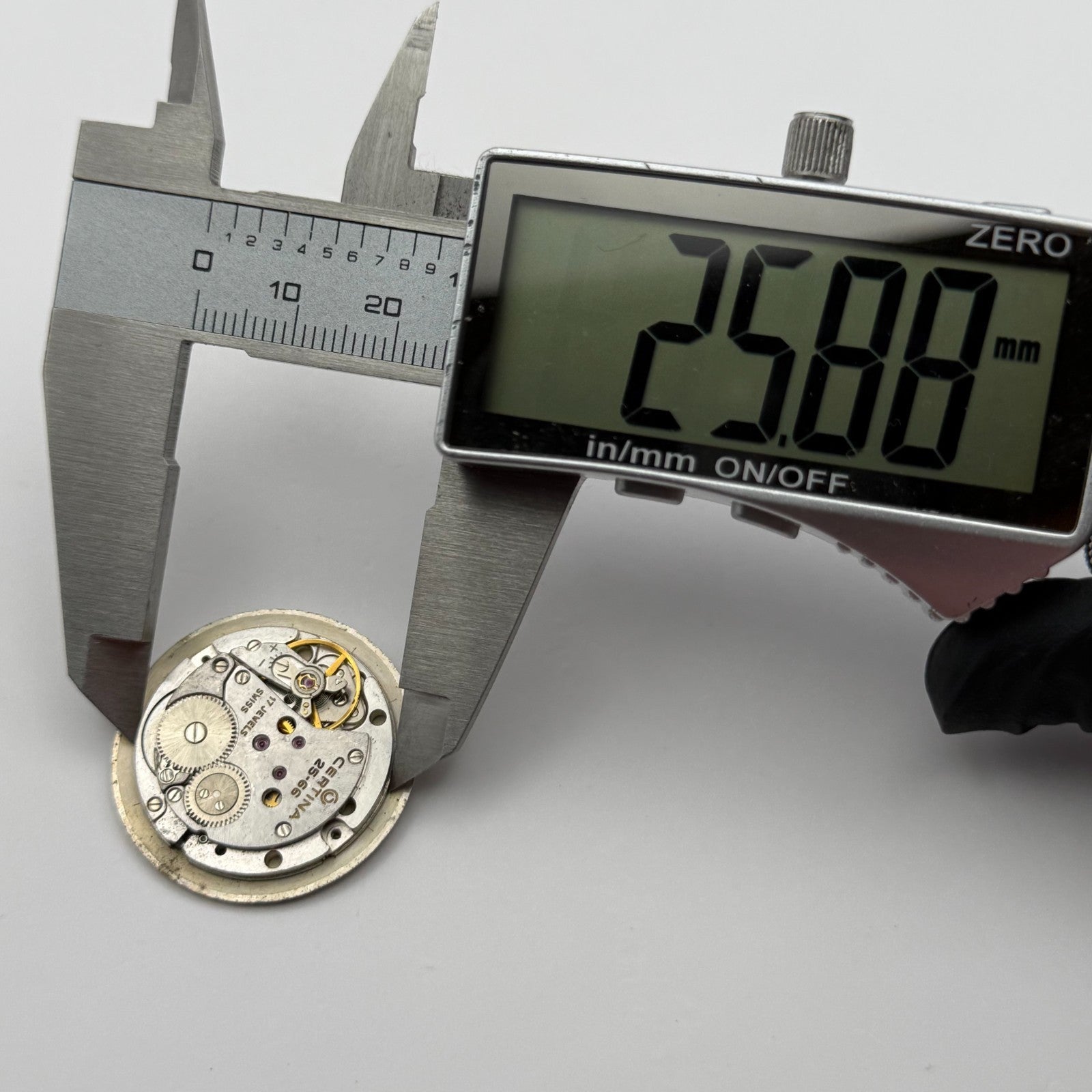 Certina 25-66 Watch Movement Manual Wind Vintage Swiss 17 Jewels Parts 25.8mm