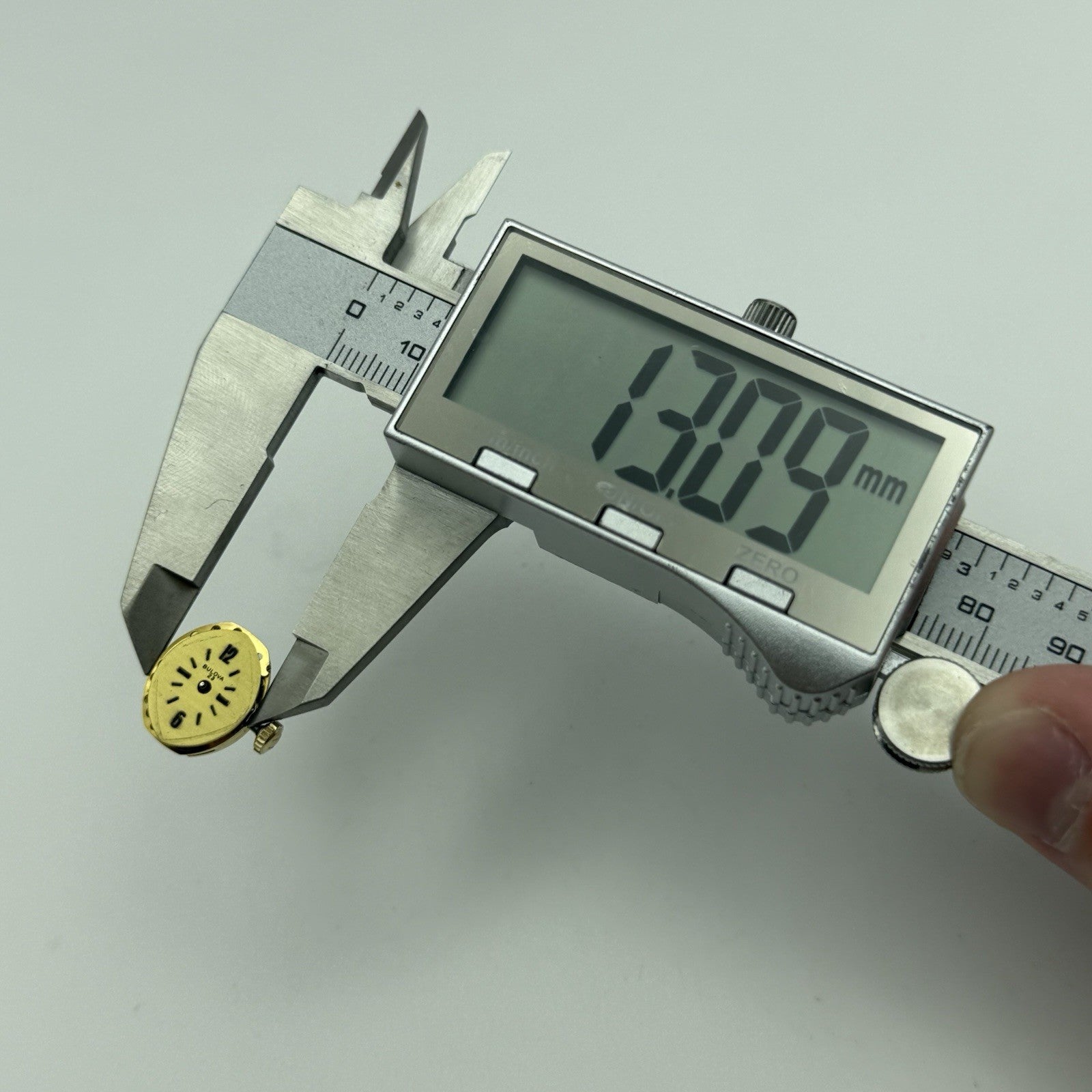 13.1mm Vintage Ladies Bulova 5BD Manual Wind Swiss Watch Movement PARTS REPAIR