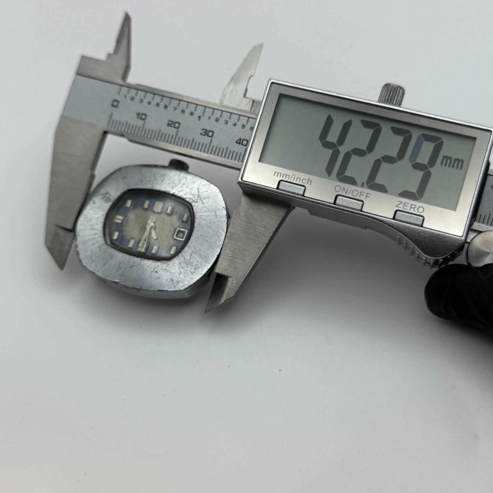 36mm Men’s Vintage Cronel Shock Protected Date Dial Swiss Watch PARTS REPAIR