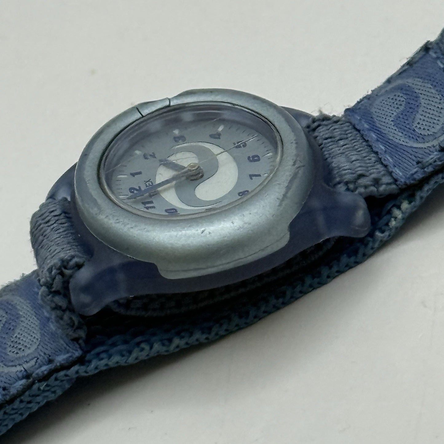 29mm Working Vintage Ladies Timex CR 1216 Blue Dial Strap Quartz Watch
