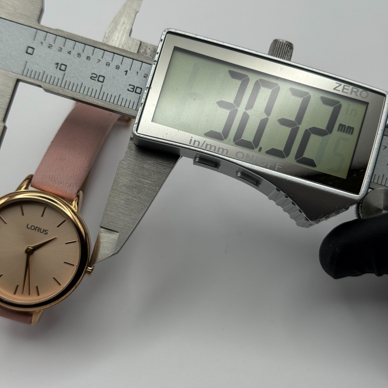 Lorus Ladies Quartz Watch Gold Tone Case Pink Leather Strap Japan Working 30mm