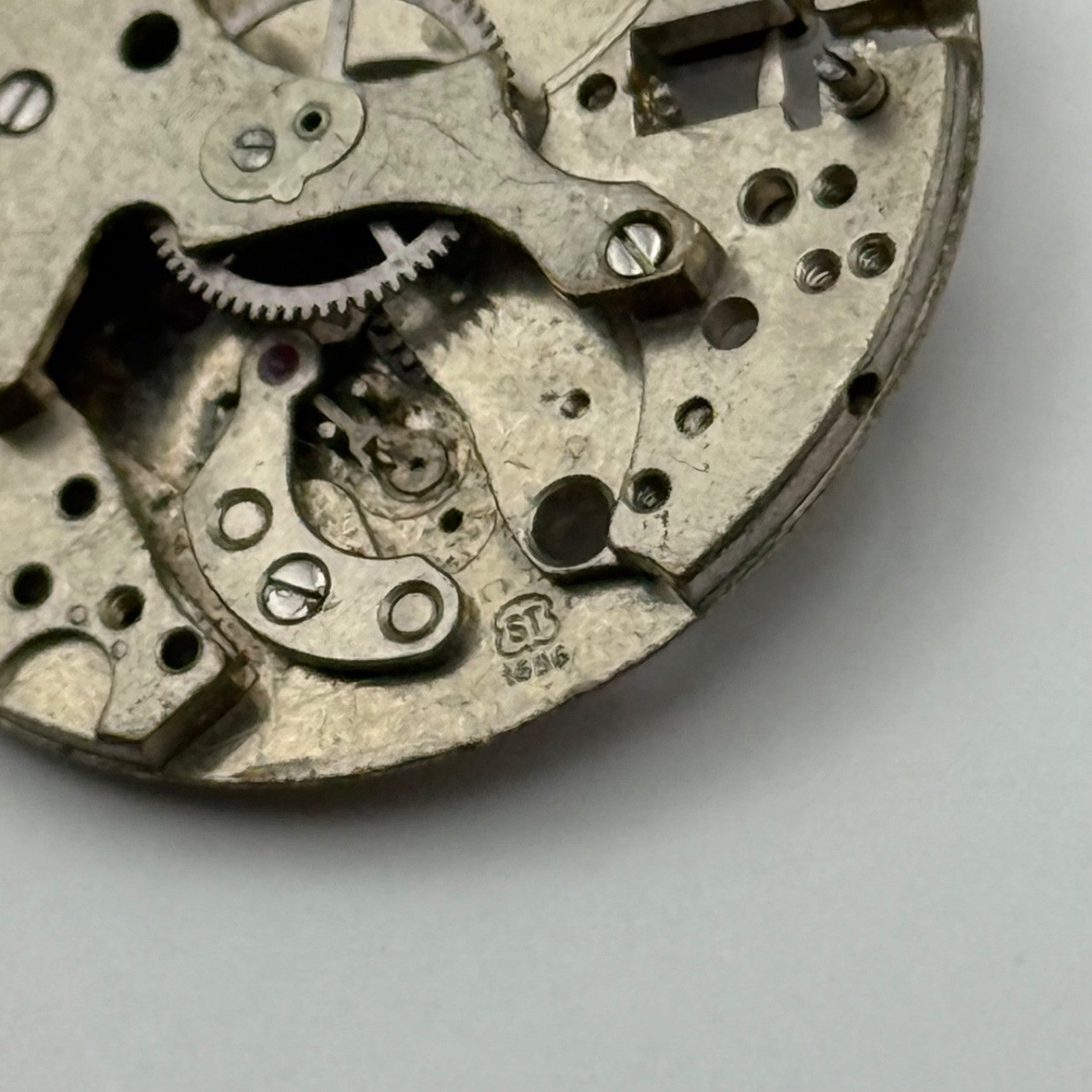 ST 1696 Watch Movement Manual Wind Vintage Incomplete Swiss Parts Repair 25.8mm