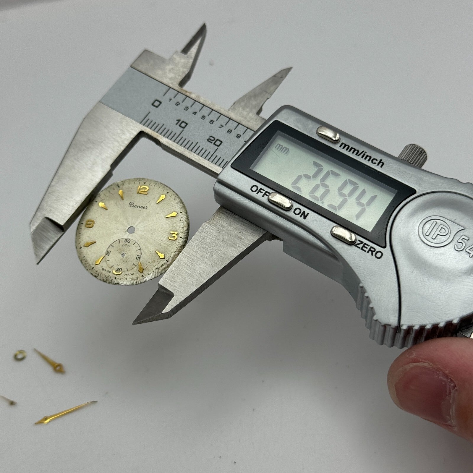 28.6mm Pioneer FHF Cal 70 Balance Ok Watch Movement Swiss Vintage PARTS SPARES