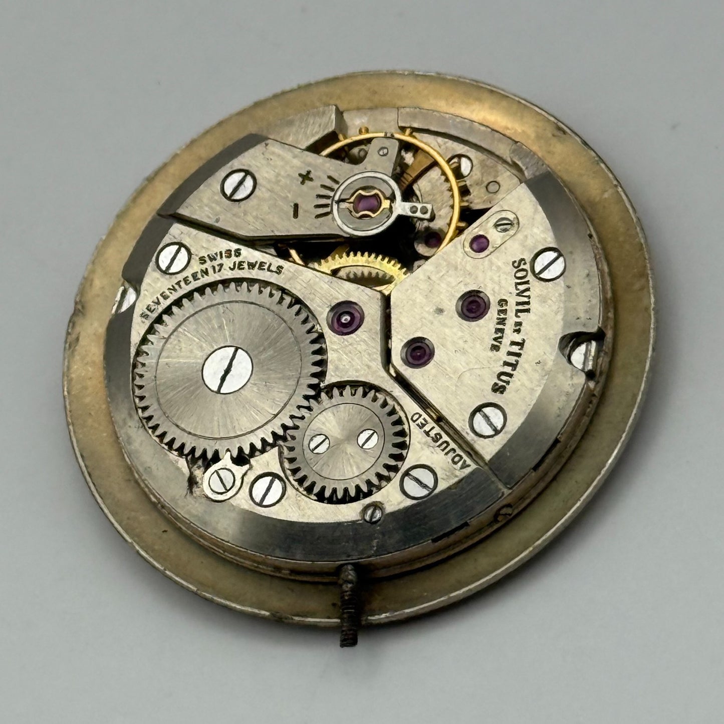 Solvil et Titus Peseux 330 Watch Movement Manual Wind Vintage Swiss Parts 25.9mm