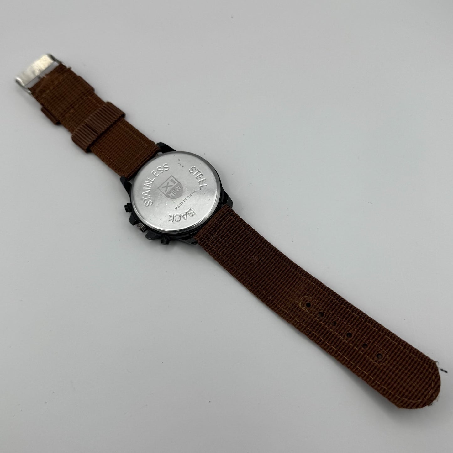 Xinew Men’s Quartz Chronograph Watch Calendar Dial Brown Strap Working 42mm