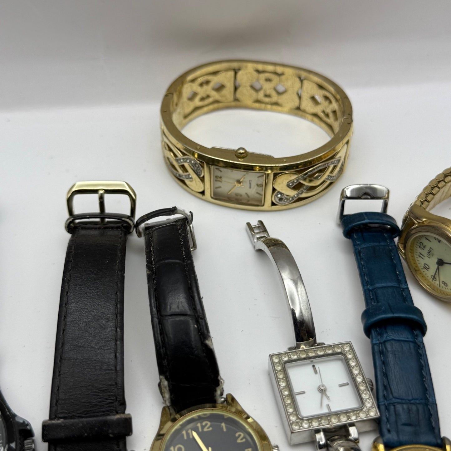 Bundle Of 16 Quartz Watches Modern / Vintage Untested Parts / Repair / Crafts