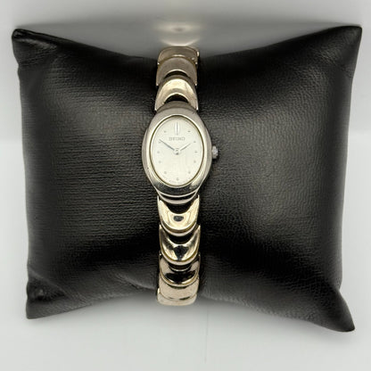 Seiko Ladies Quartz Watch Oval Dial Silver Tone Bracelet Japan Working 16mm