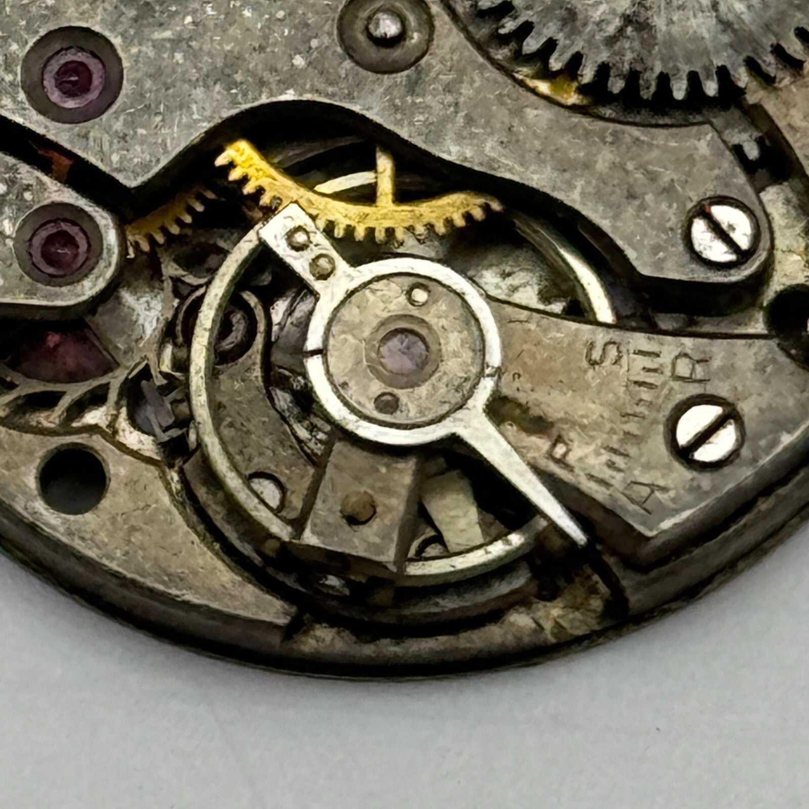 23.6mm Unidentified 15 Jewels Swiss Vintage Manual Wind Watch Movement PARTS