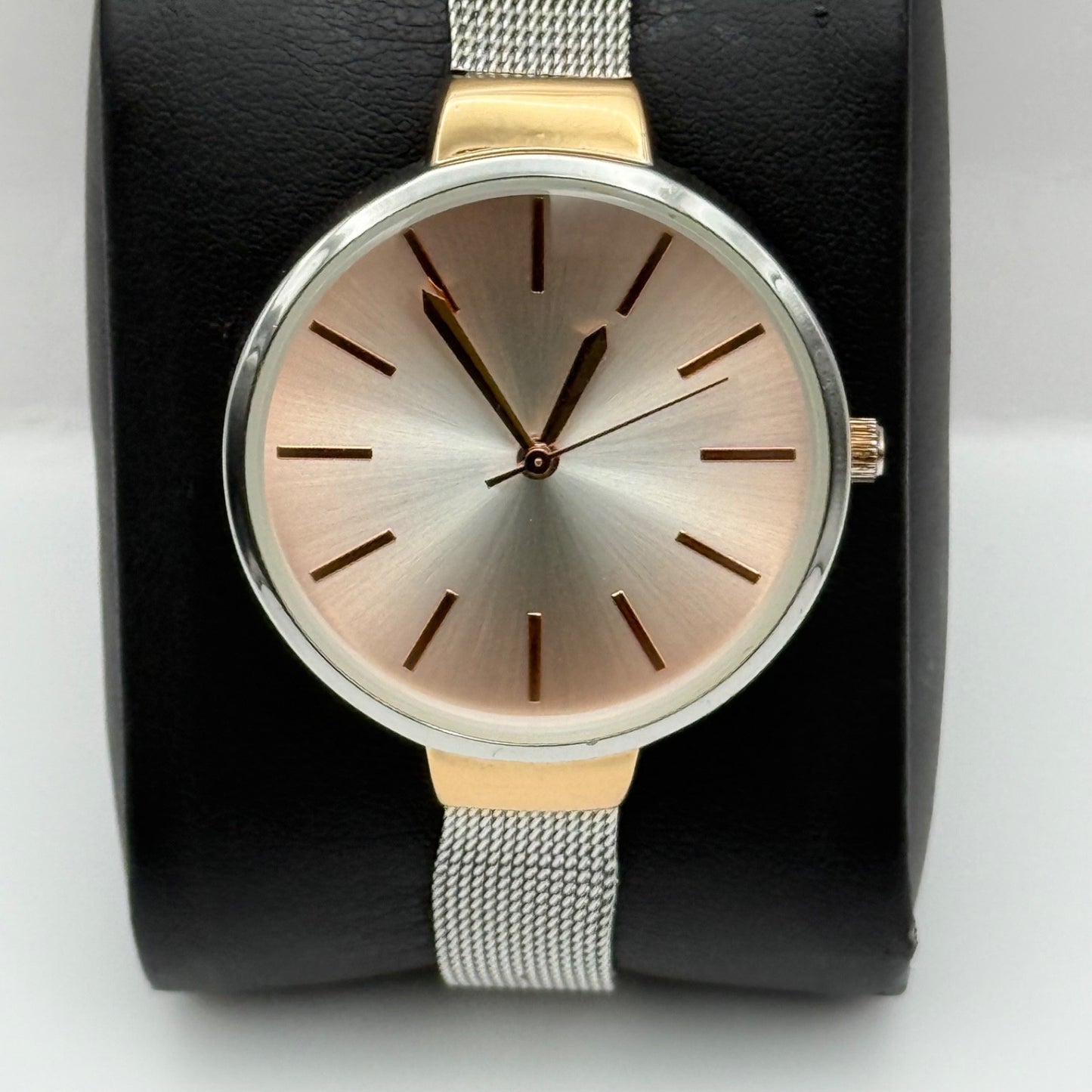 Working  Ladies Accessories Silver Tone Adjustable Mesh Strap 34mm Quartz Watch