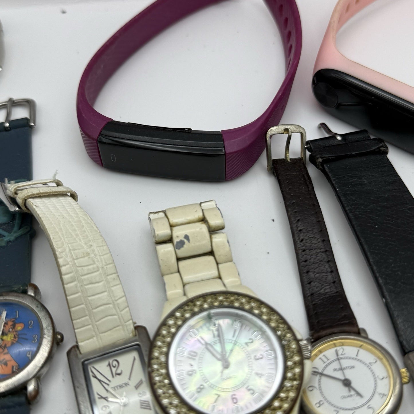 Bundle Of 16 Quartz Watches Modern / Vintage Untested Parts / Repair / Crafts