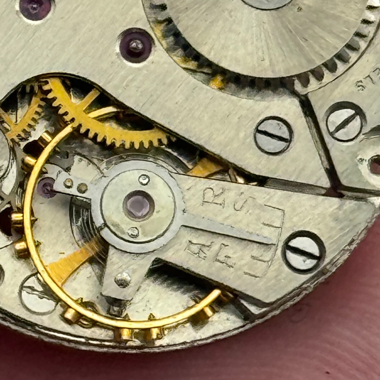 23.5mm O Maire OM 125 Manual Wind 17 Jewels Swiss Watch Movement Vintage PARTS