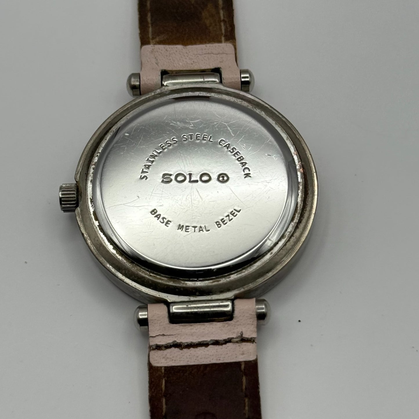 Solo Ladies Quartz Watch MOP Dial Crystal Accents Leather Strap Working 33mm