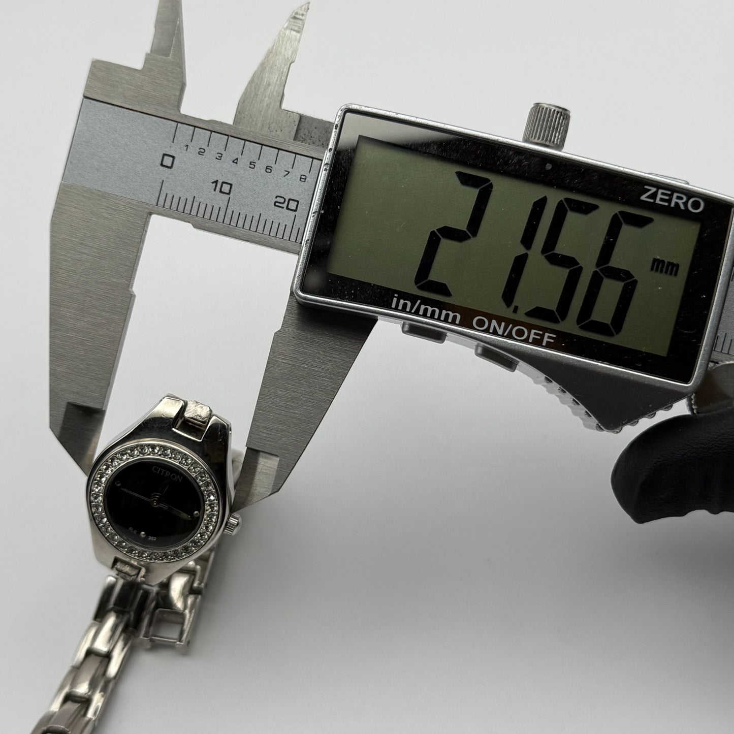 Citron BLC202 Ladies Quartz Watch Black Dial Silver Tone Bracelet Working 21mm