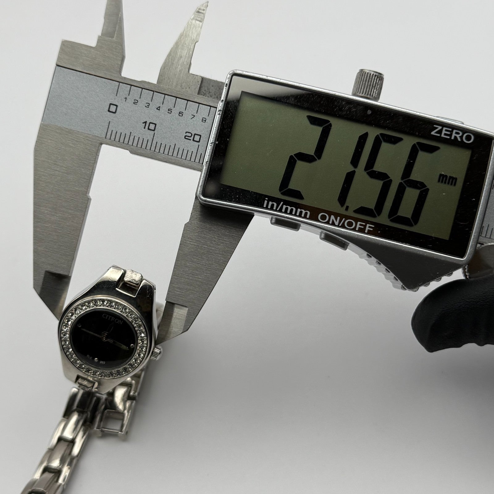 Citron BLC202 Ladies Quartz Watch Black Dial Silver Tone Bracelet Working 21mm