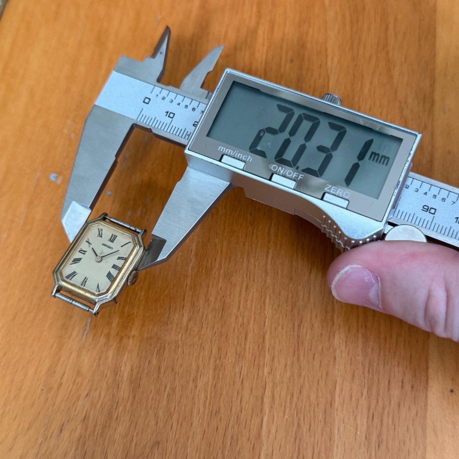 20mm Vintage Seiko 1100-5460 Japan Ladies Manual Wind 11A Watch PARTS / REPAIR