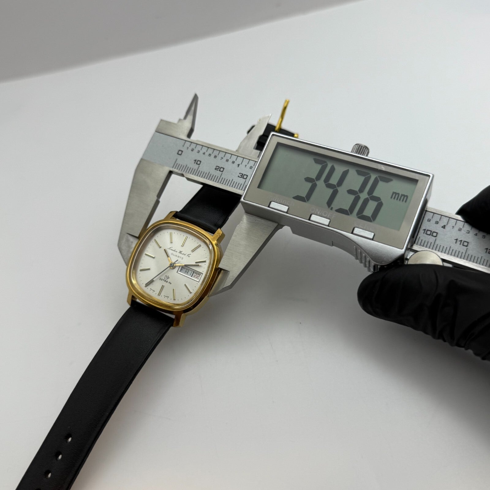 34mm London Watch Co 32768 Hz Ronda 2177 Swiss Quartz Watch Working With Issues