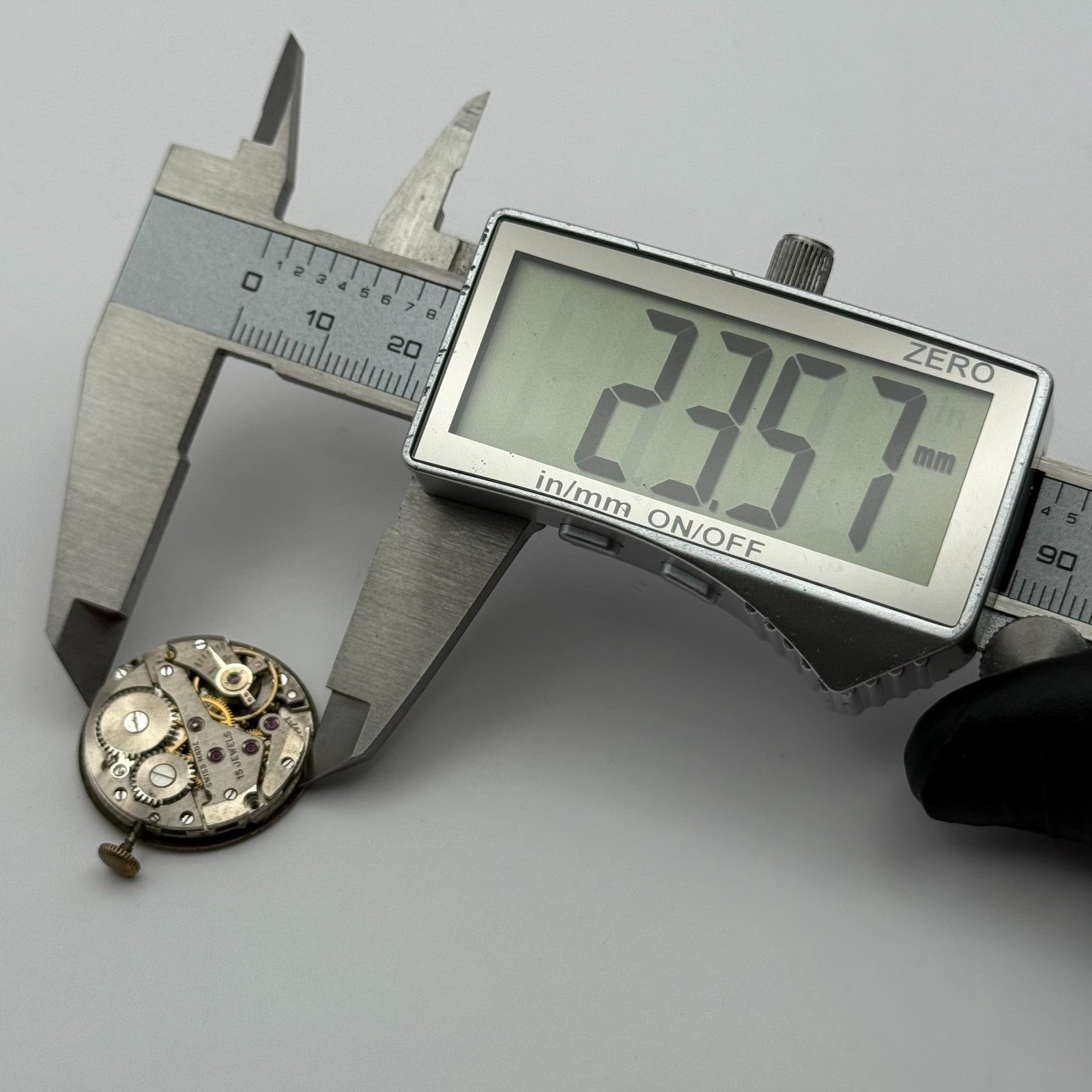 AS 1123 1124 Watch Movement Running Avia Manual Wind Vintage Parts Repair 23.5mm