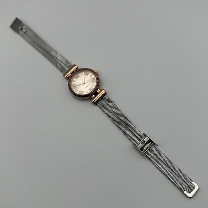 Avon Ladies Quartz Watch Crystal Accents Dial Mesh Strap Working 28mm 6 Inches