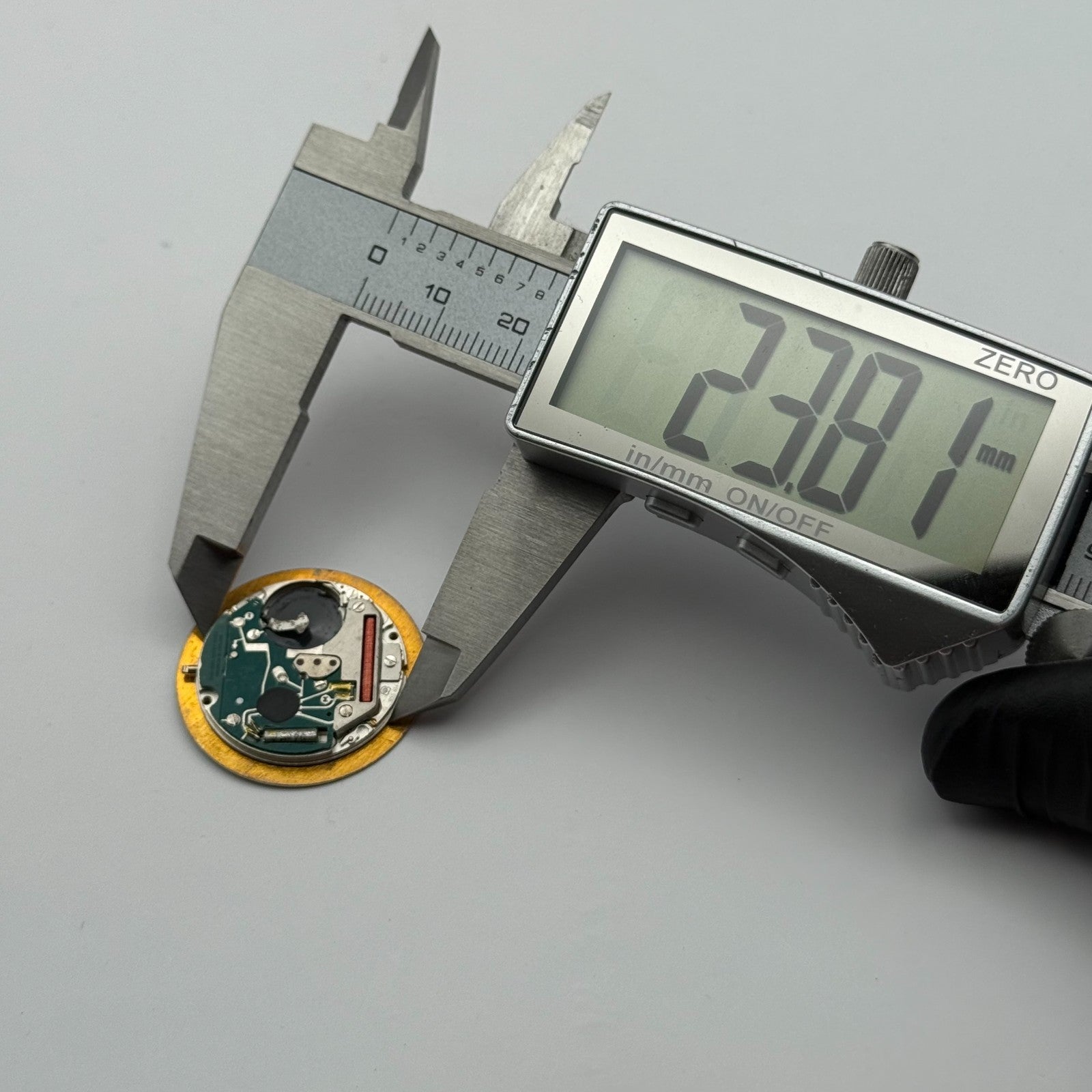 ETA 955.414 Quartz Watch Movement Geneve Date Vintage Swiss Parts Repair 23.8mm