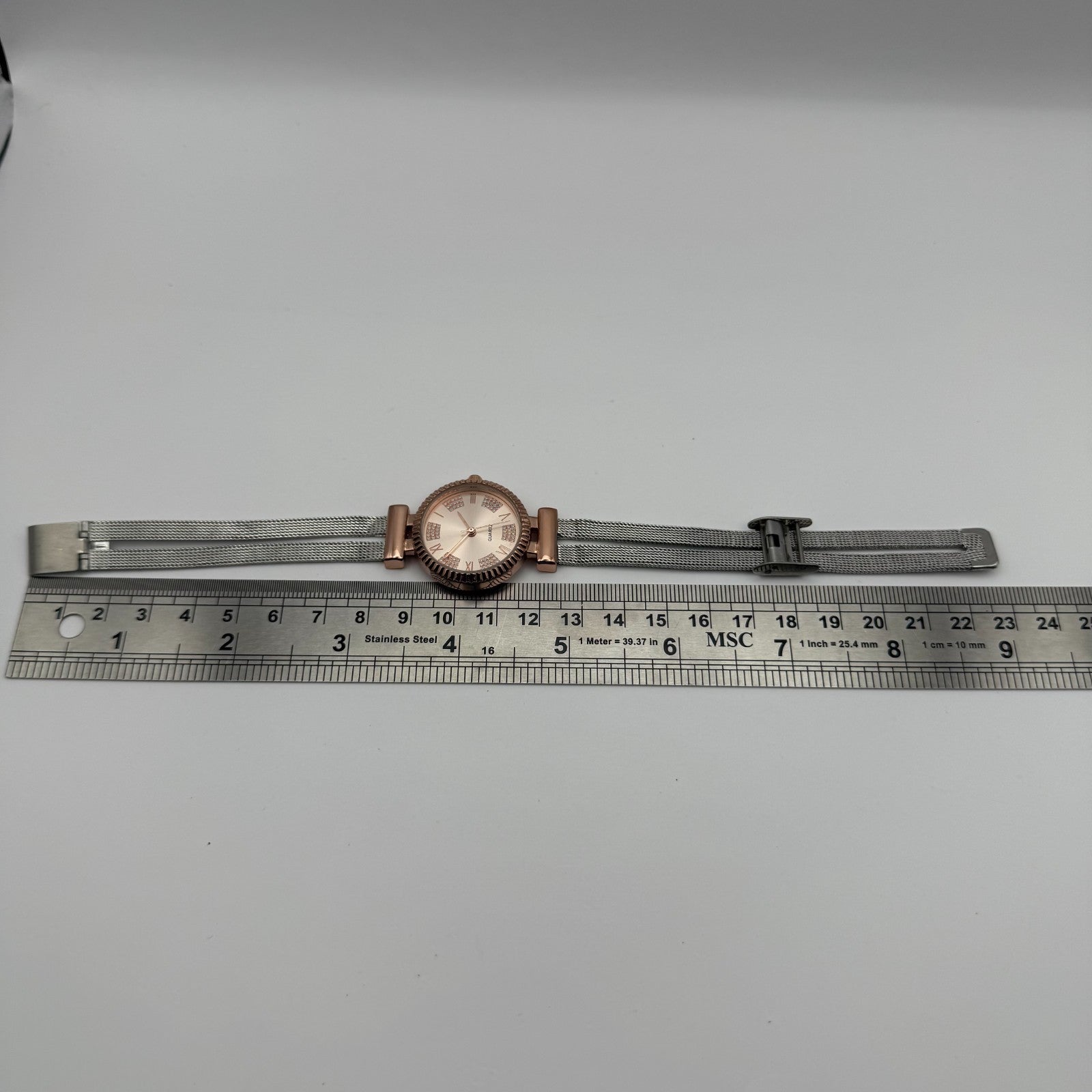 Avon Ladies Quartz Watch Crystal Accents Dial Mesh Strap Working 28mm 6 Inches