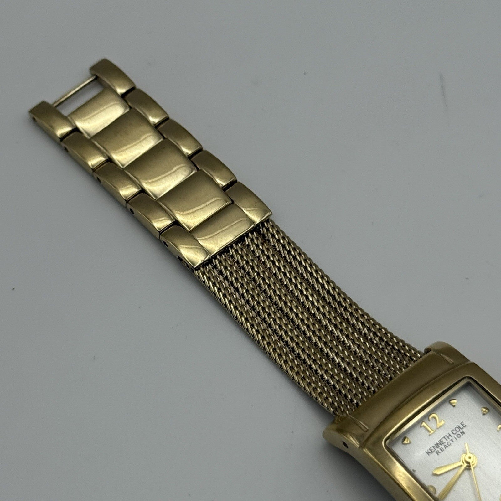 21mm Working Ladies Kenneth Cole Reaction Gold Plated Quartz Watch 6.5 Inches