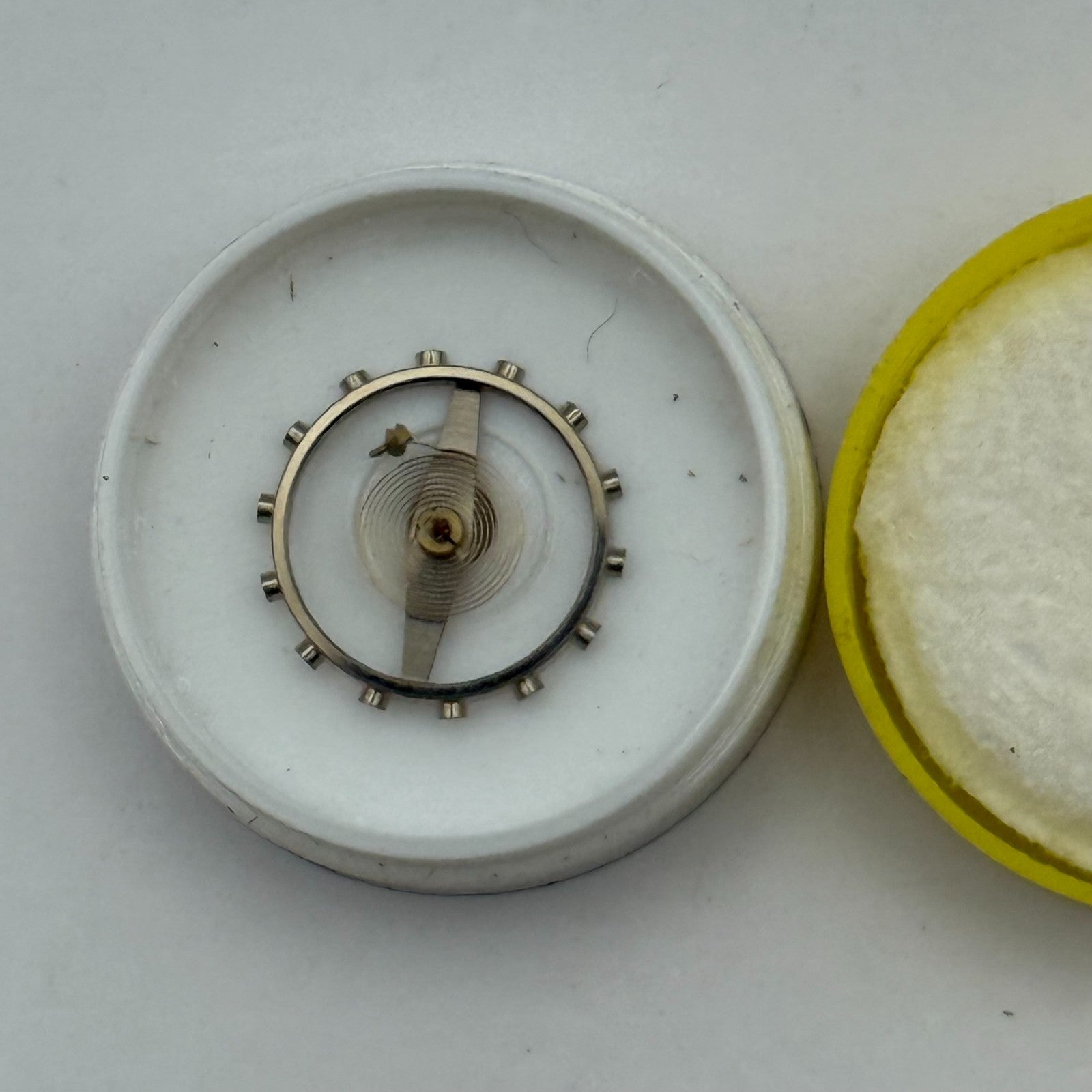 BRAC 2002 2003 Balance Complete 10 1/2''' Renata 68 Watch Movement Parts Vintage