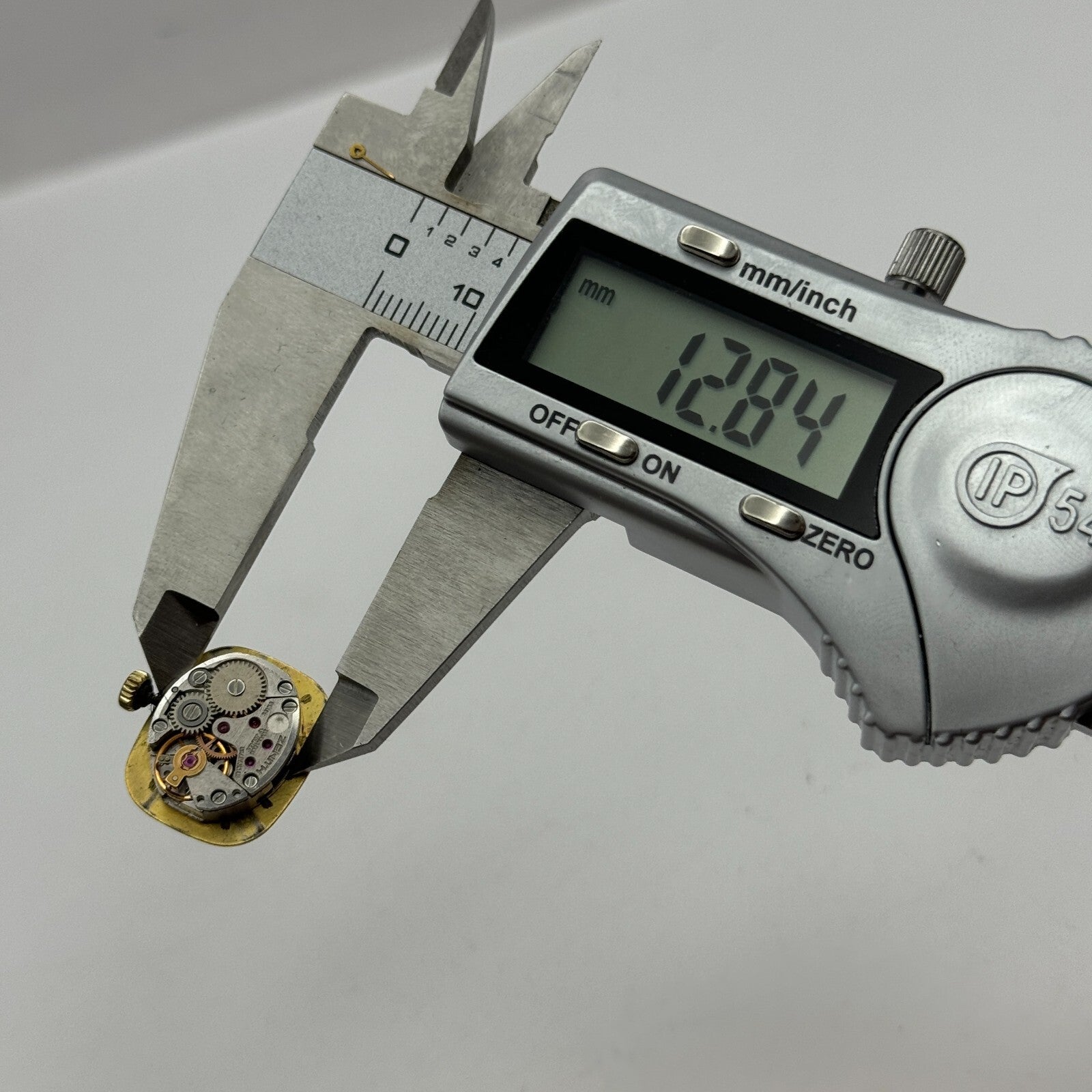 12.9mm Ladies Zenith Cal 16.5 Manual Wind Watch Movement Swiss Vintage PARTS