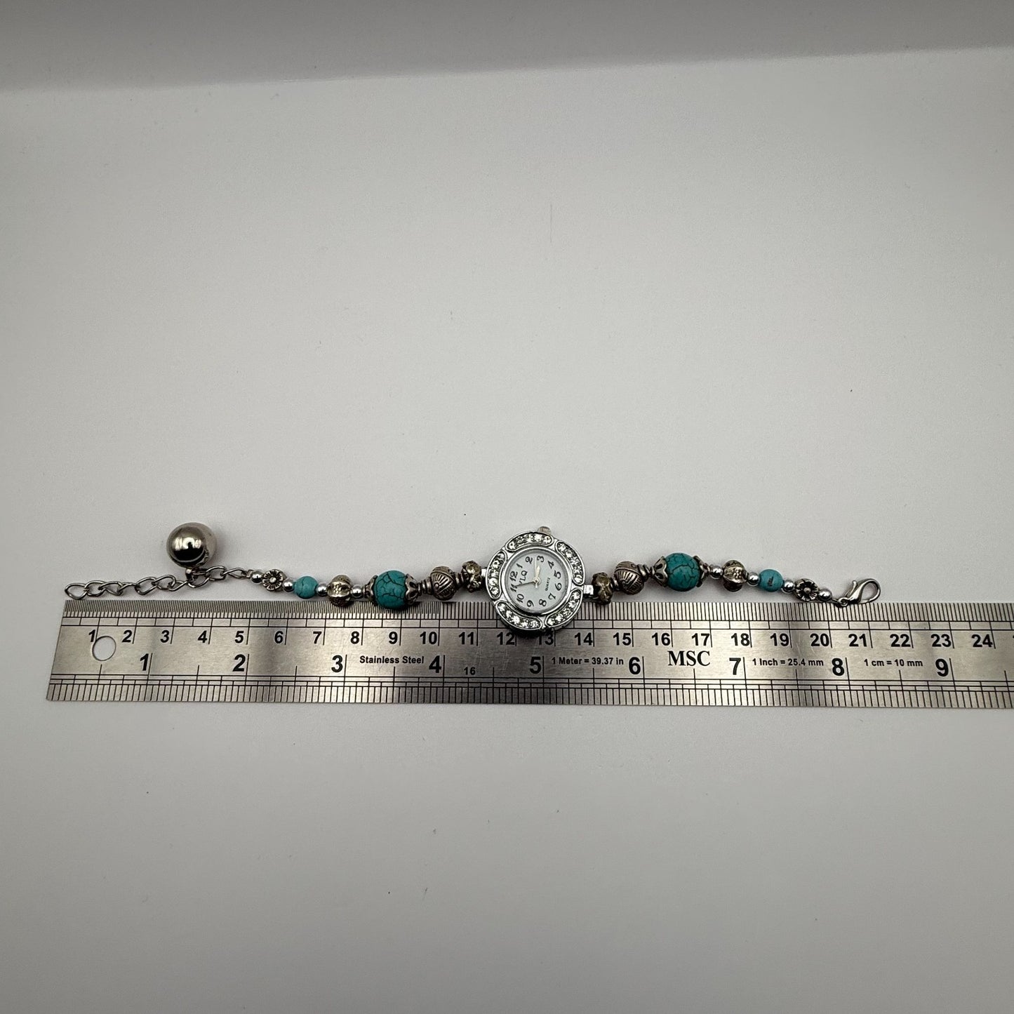 YLQ Ladies Quartz Watch Crystal Accents Beaded Design Bracelet Working 25mm