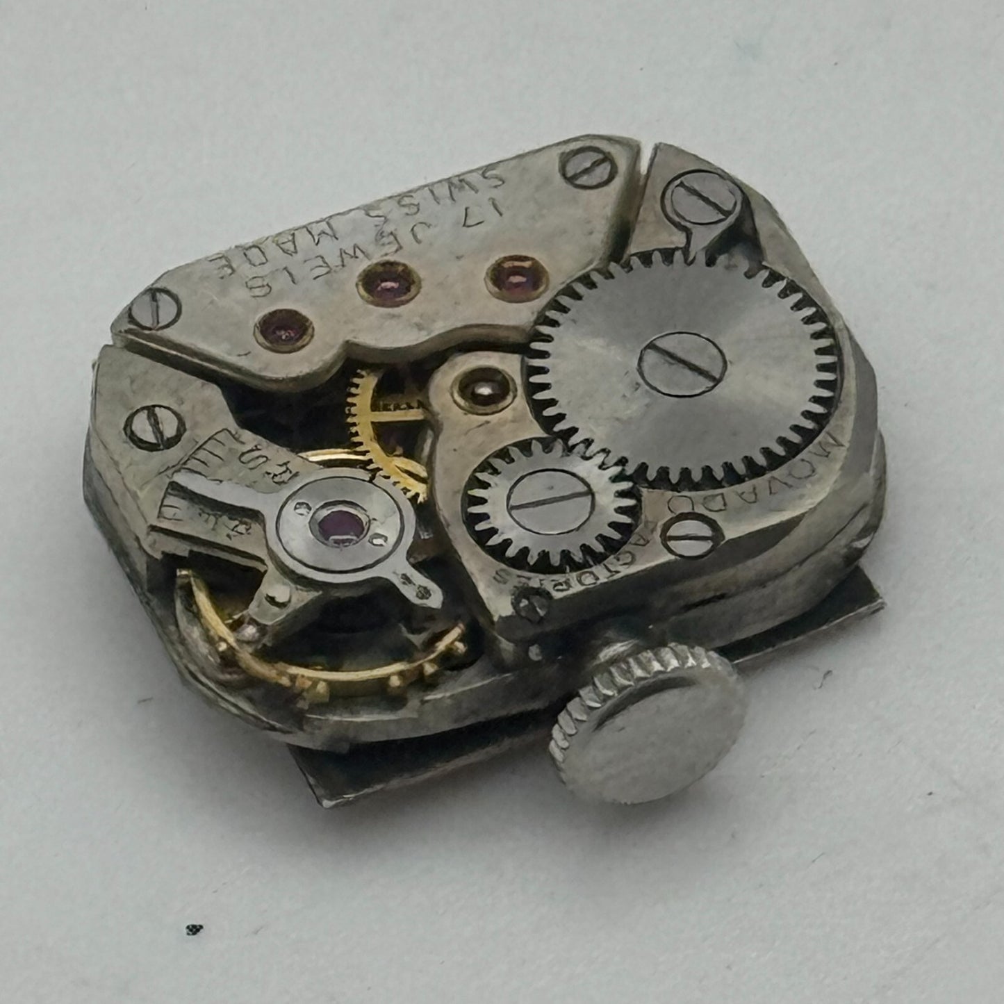 13.1mm Movado Ladies 575 Manual Wind Swiss Watch Movement Vintage RUNS FOR PARTS