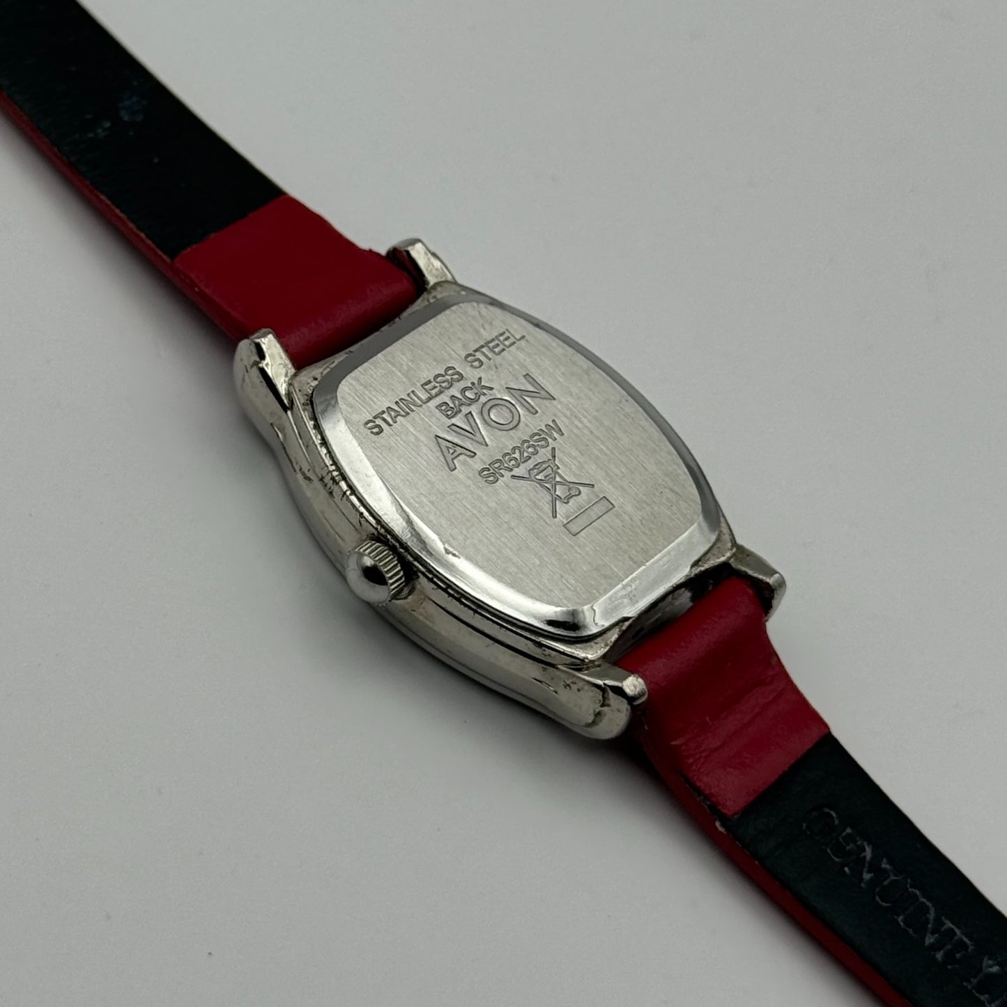 Avon Ladies Quartz Watch Mother of Pearl Dial Red Leather Strap Working 20mm