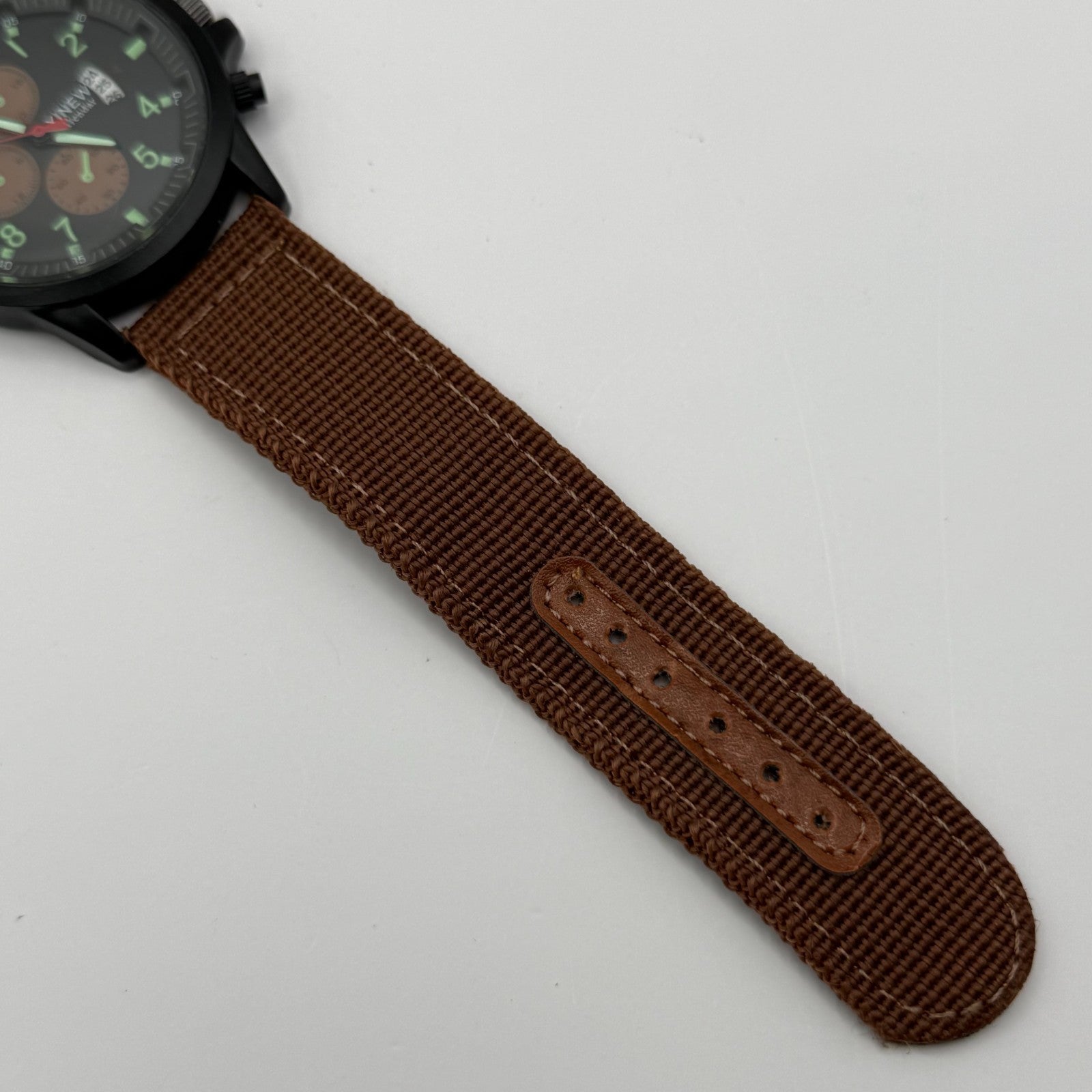 Xinew Men’s Quartz Chronograph Watch Calendar Dial Brown Strap Working 43mm