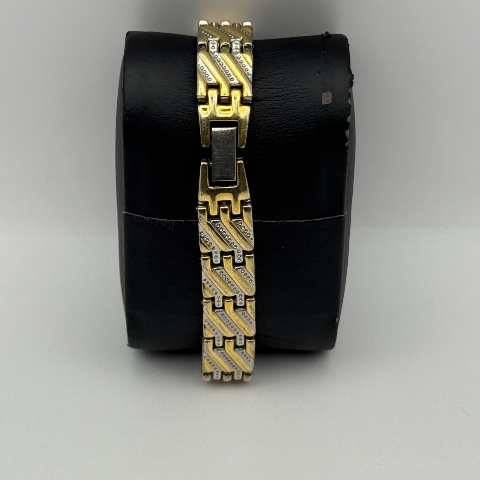 Clementine L. Ladies Quartz Watch MOP Dial Two Tone Bracelet Working 22mn