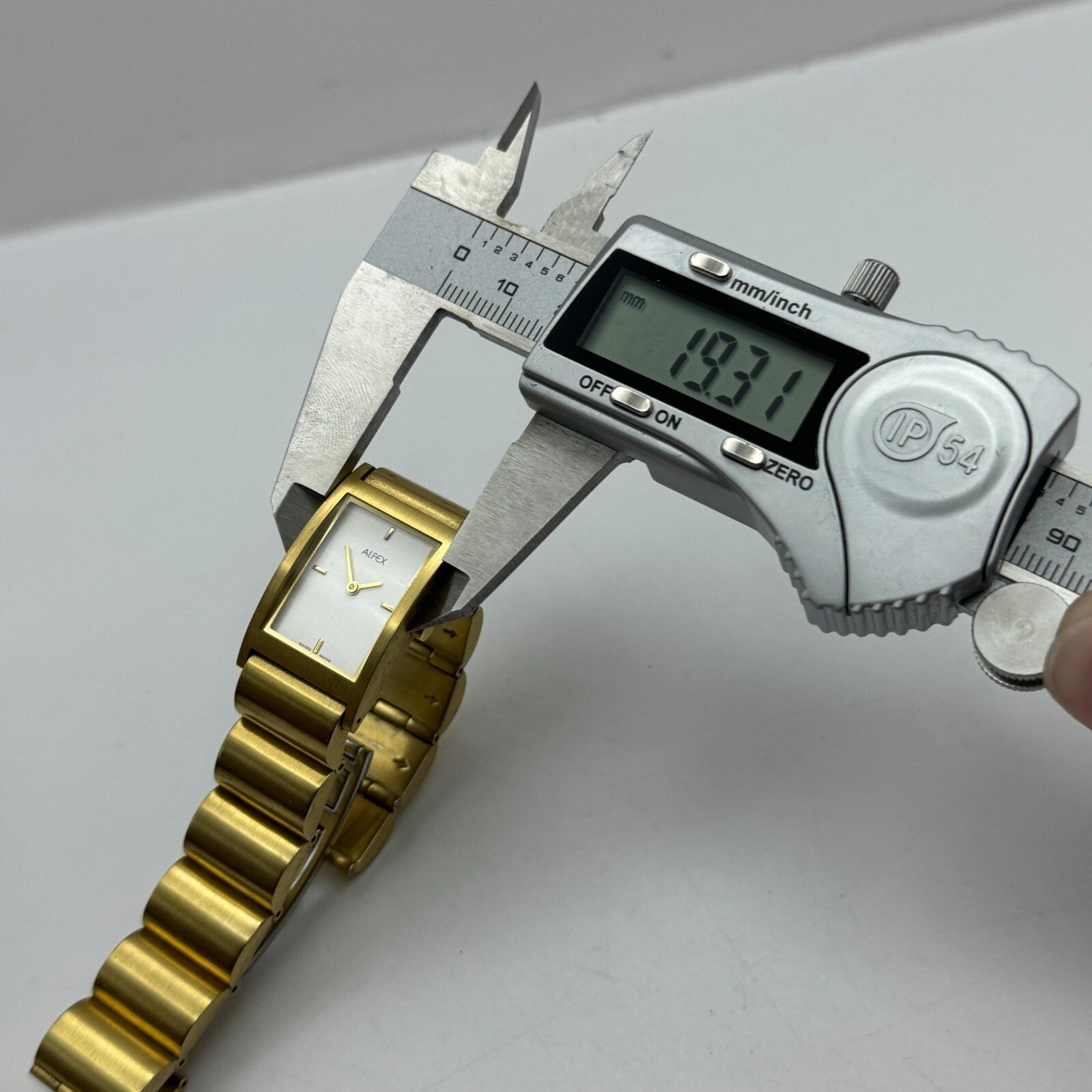 19mm Working Alfex 5301-R-D Plum Design Gold Plated Vintage Quartz Watch 6 Inch