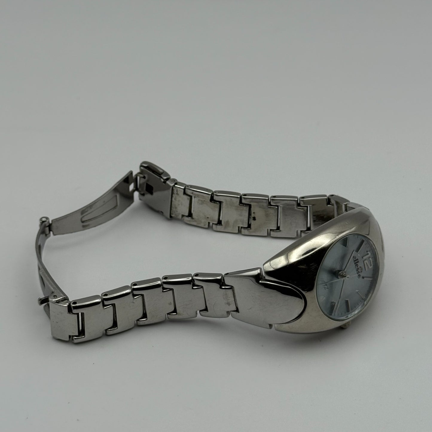 Ellesse Ladies Quartz Watch Silver Tone Bracelet Steel Japan Working 28mm