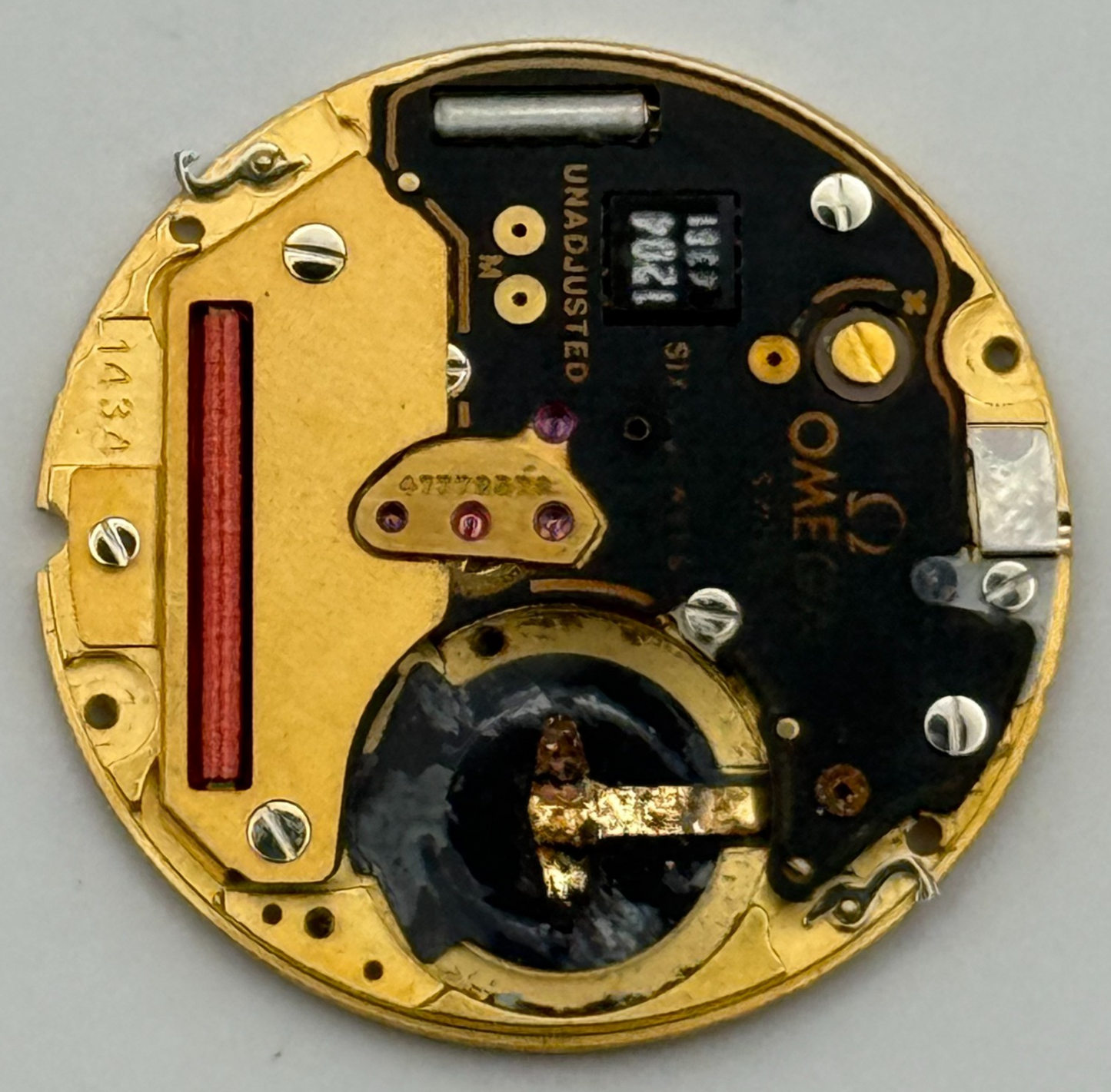 Omega 1434 Quartz Watch Movement 6 Jewels Swiss Vintage Parts Repair 23.8mm