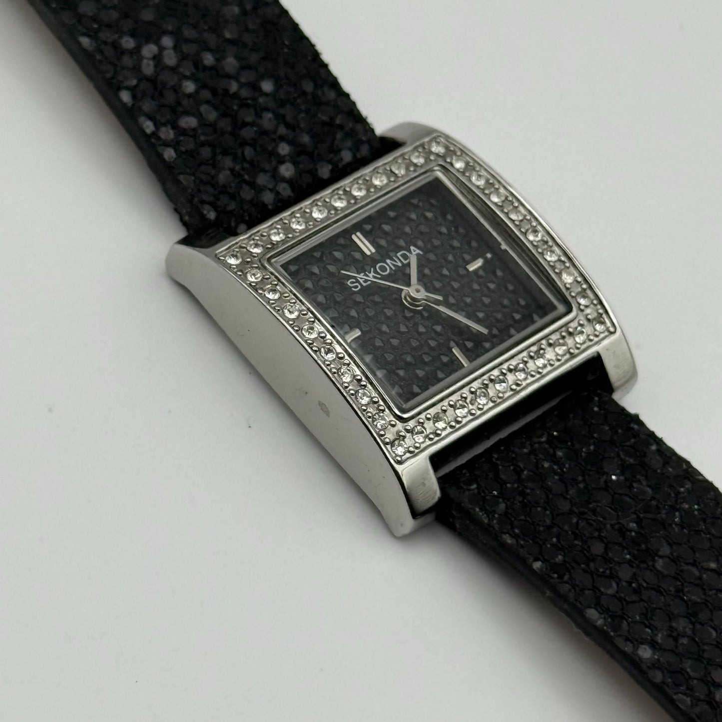 Sekonda Ladies Quartz Watch Black Dial Crystal Accents Bezel Japan Working 25mm