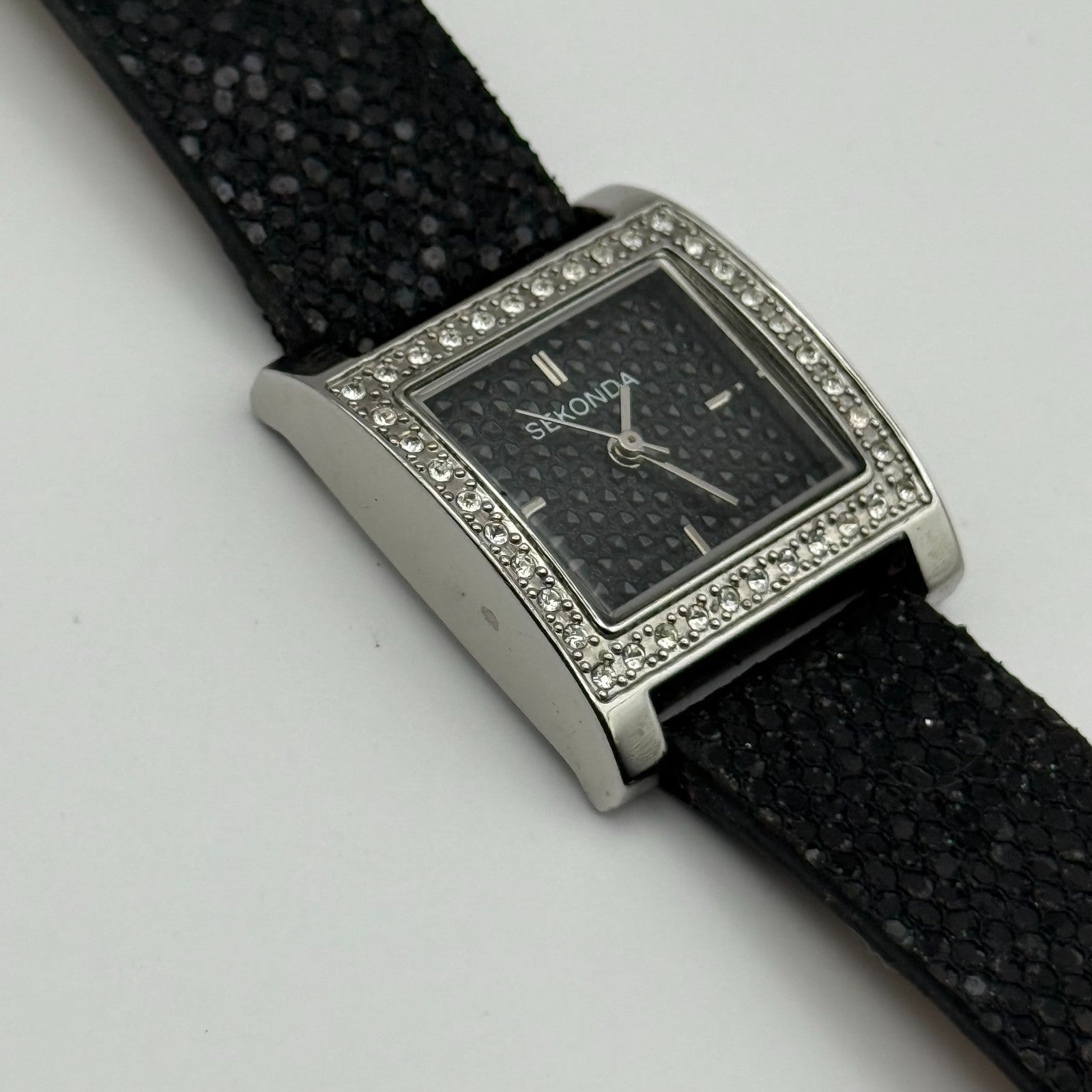 Sekonda Ladies Quartz Watch Black Dial Crystal Accents Bezel Japan Working 25mm