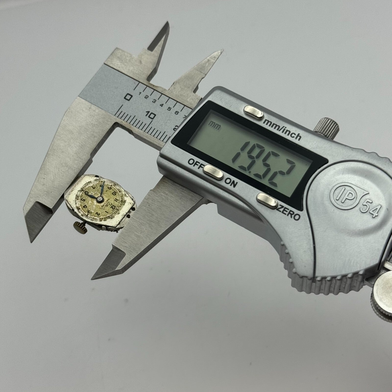 12.8mm Running Record Cal 109 Manual Wind 15 Jewels Swiss Watch Movement PARTS