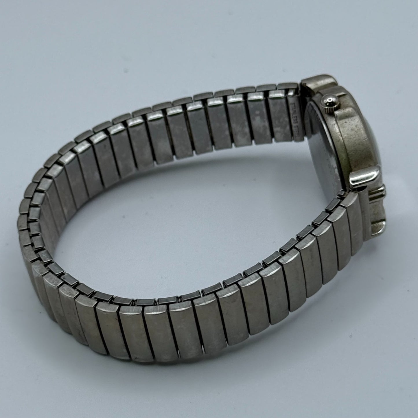 Genious Ladies Quartz Watch Silver Tone Expandable Band Japan Steel Working 24mm