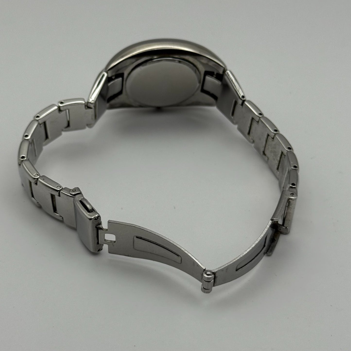 Ellesse Ladies Quartz Watch Silver Tone Bracelet Steel Japan Working 28mm