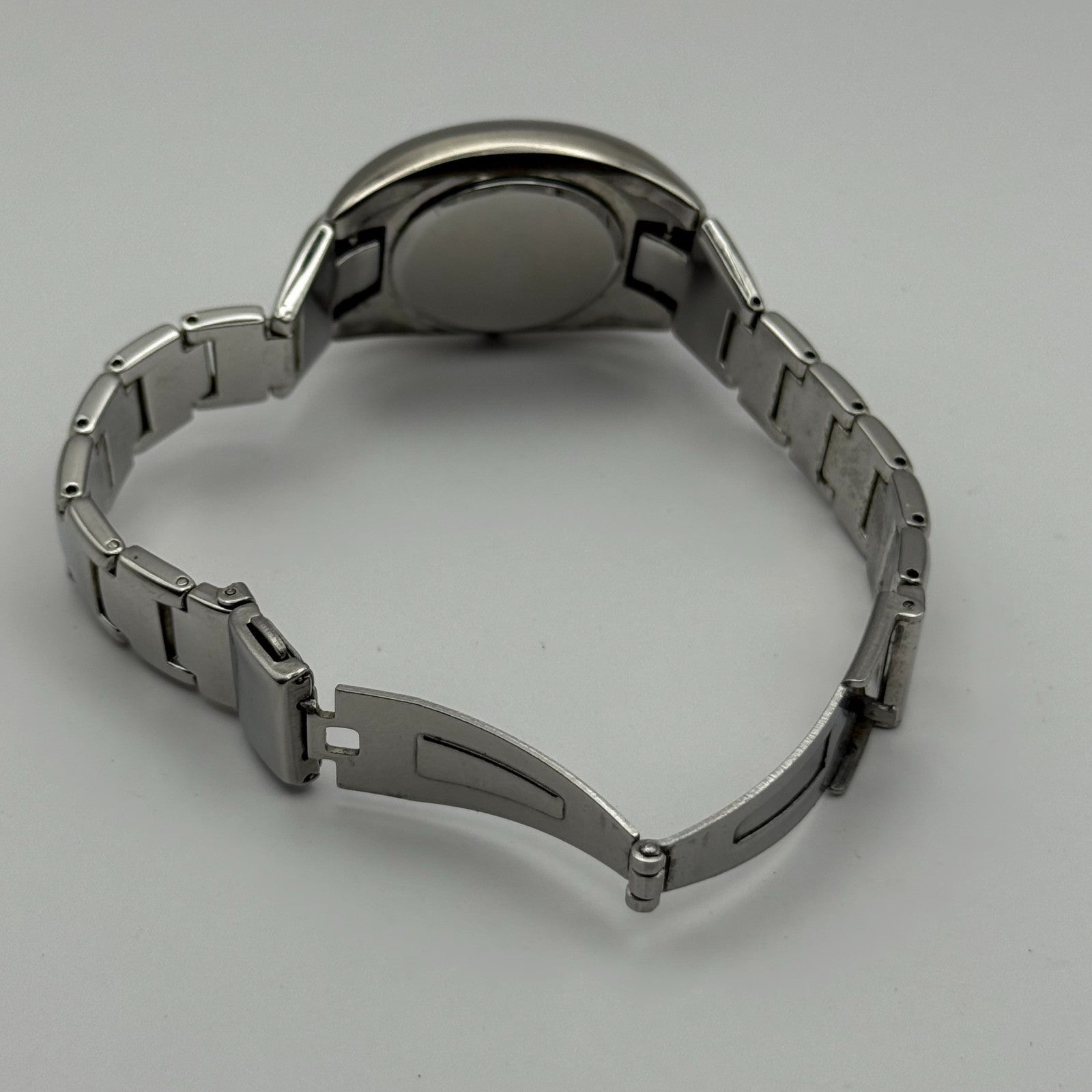 Ellesse Ladies Quartz Watch Silver Tone Bracelet Steel Japan Working 28mm