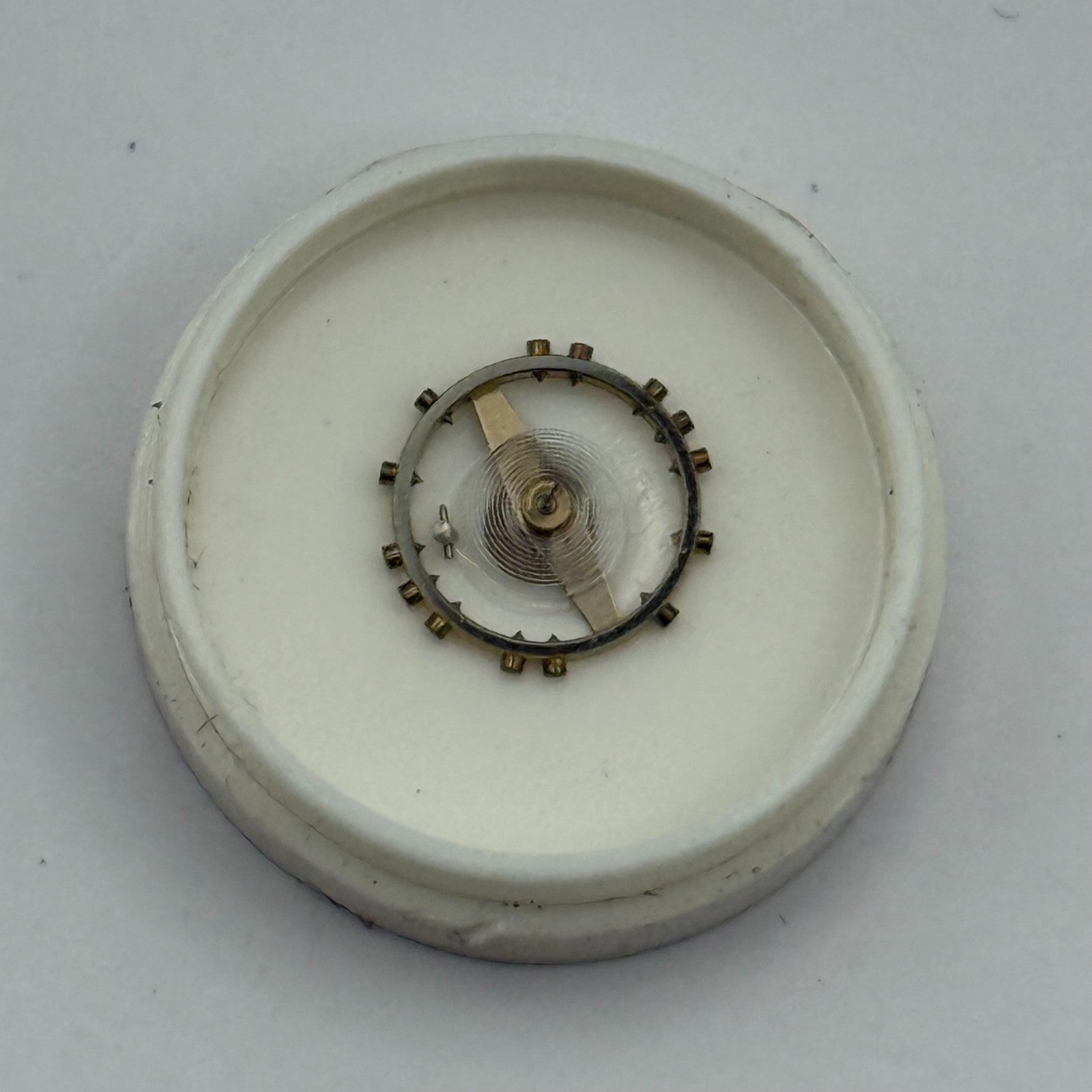 FEF 270 Balance Wheel Complete And Spring  5¼’’’ 173 M Watch Movement Parts NOS