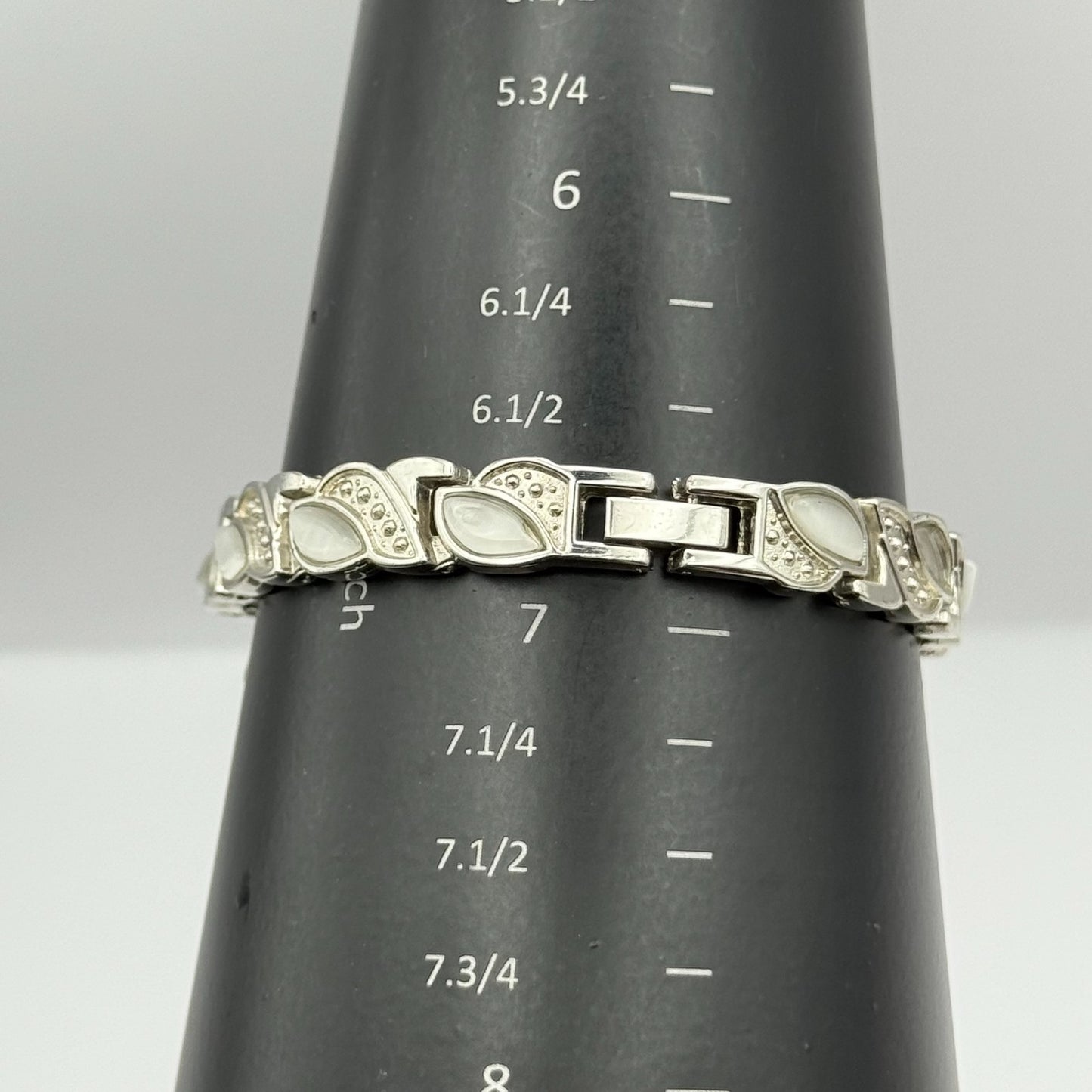 Divinity Ladies Quartz Watch Oval Dial Silver Tone Bracelet Working 19mm