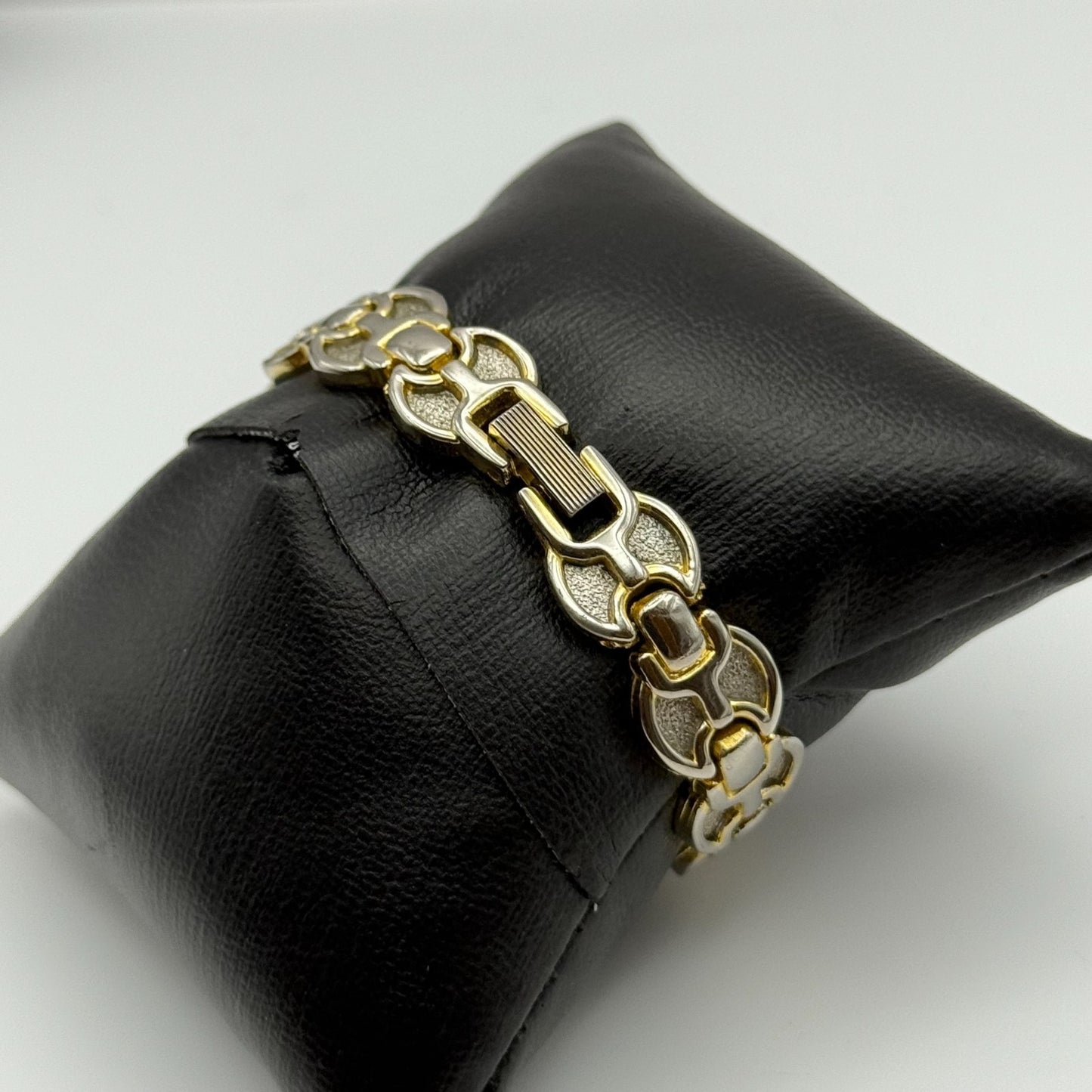 22mm Working Ladies Pelex Swiss 18k Gold Electroplated Quartz Watch 5.75 Inches