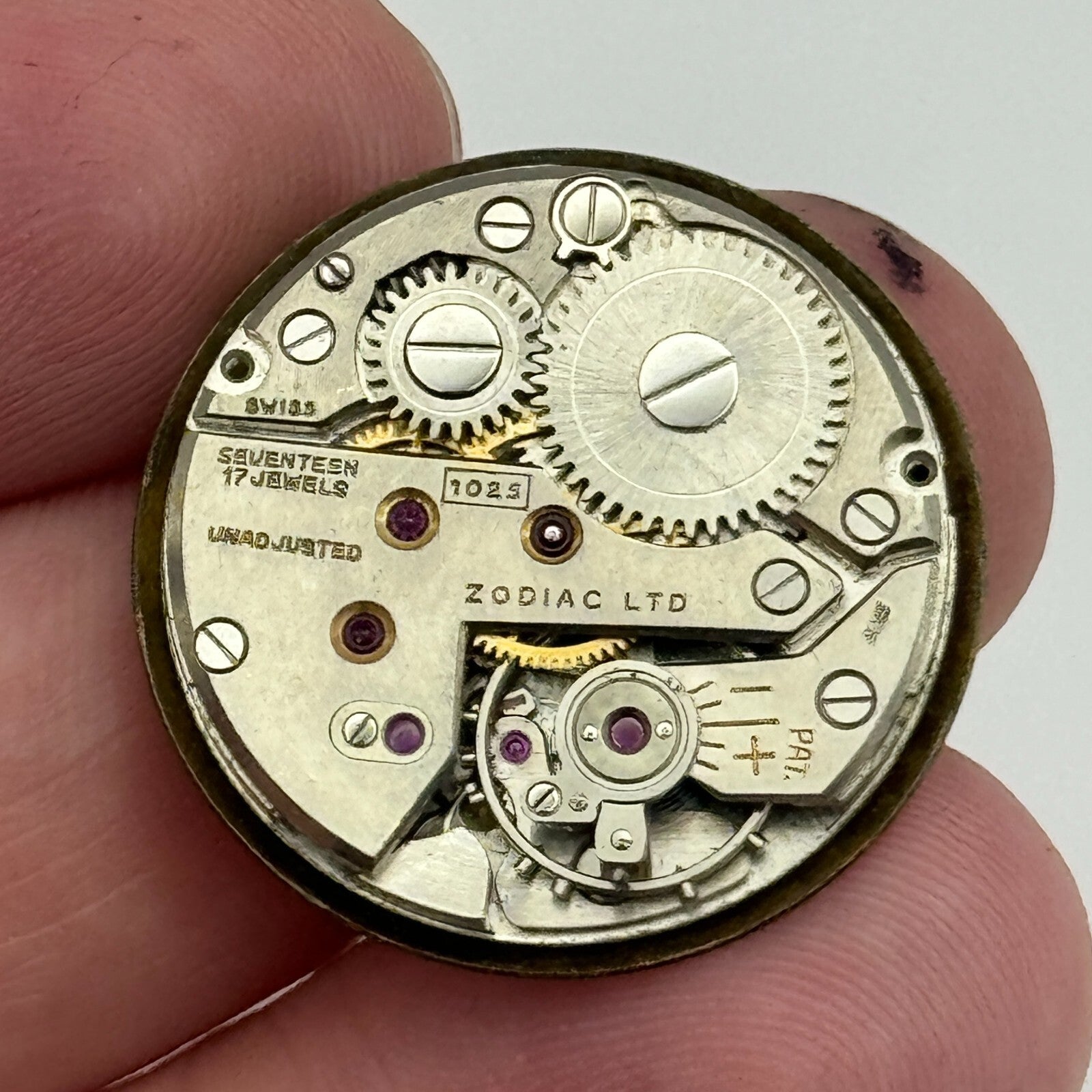23.6mm Zodiac Cal 1025 Manual Wind Watch Movement Swiss Vintage PARTS SPARES