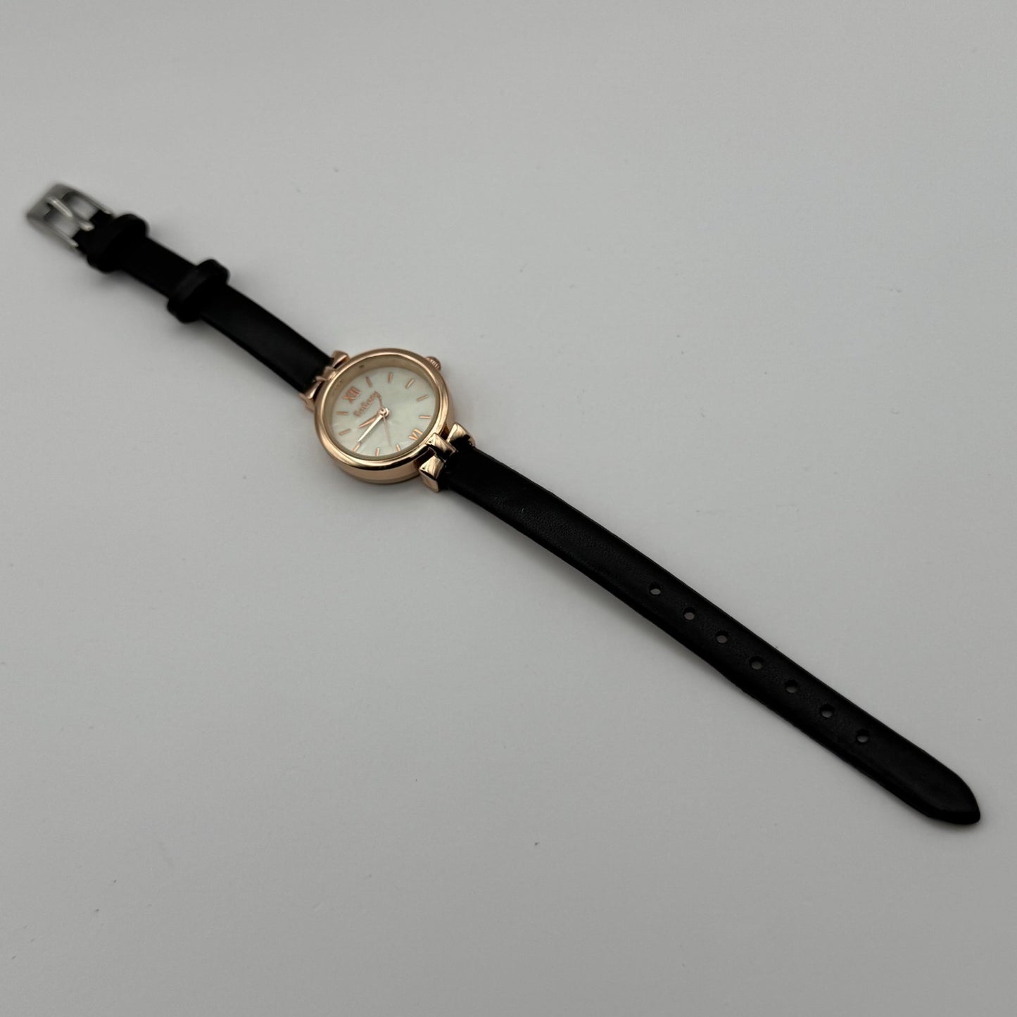 GoGoey Ladies Quartz Watch Mother of Pearl Dial Black Strap Working 24mm