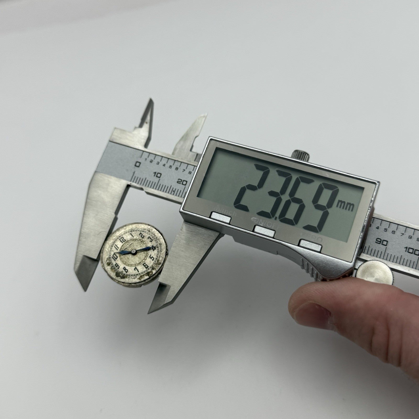 23.7mm Vintage Bulova 10A Manual Wind Swiss Watch Movement PARTS REPAIR SPARES